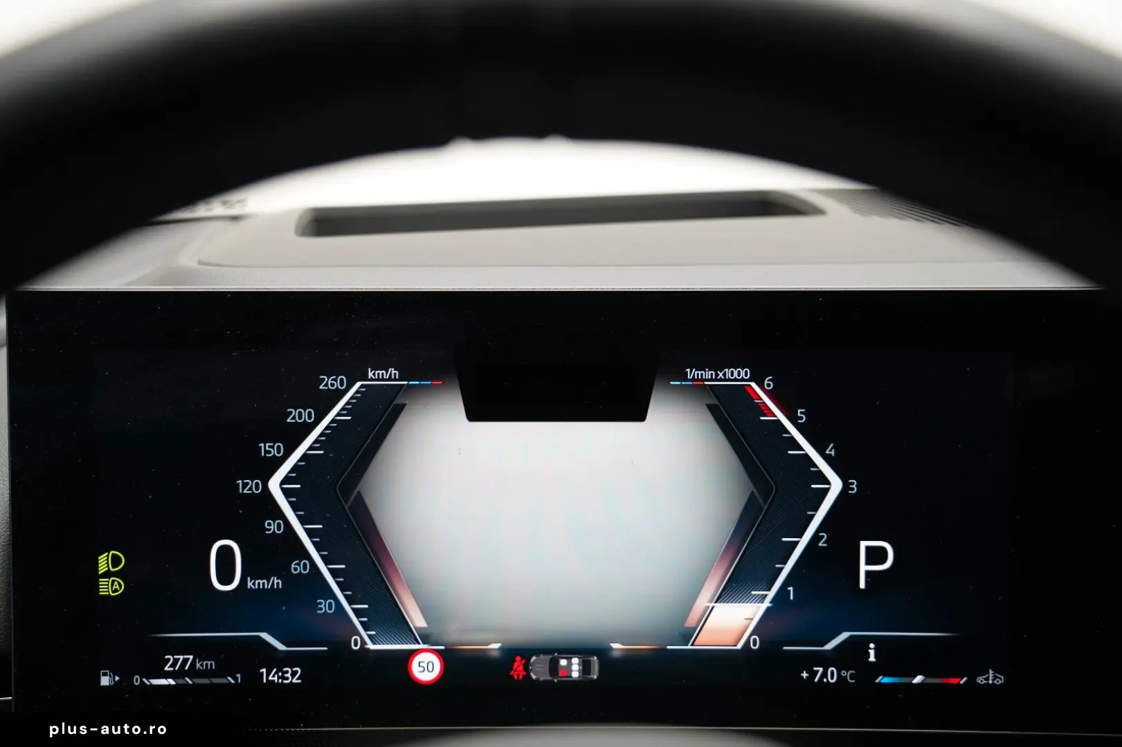 BMW 520d xDrive M Sport ICONIC PANO HUD 360 B&W