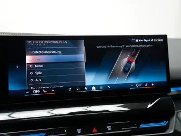 BMW 520d xDrive M Sport ICONIC PANO HUD 360 B&W