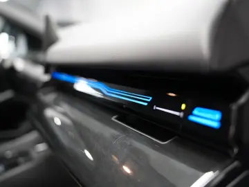 BMW 520d xDrive M Sport ICONIC PANO HUD 360 B&W