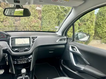 Peugeot 2008 2018 111.000km Crossway Rate Garantie