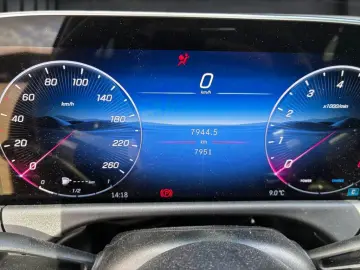 Mercedes-Benz E 200 4M AMG Night Navi Distr Ambient Pano