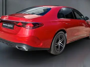 Mercedes-Benz E 200 4M AMG Night Navi Distr Ambient Pano