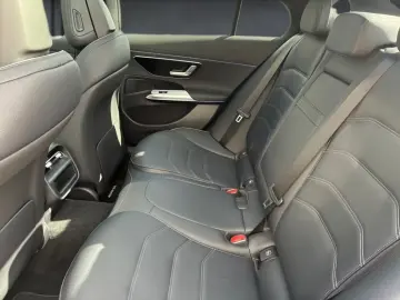 Mercedes-Benz E 200 4M AMG Night Navi Distr Ambient Pano