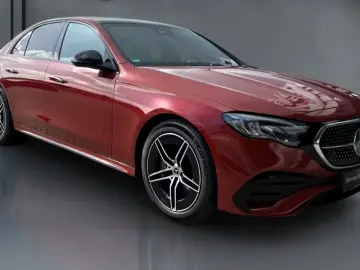 Mercedes-Benz E 200 4M AMG Night Navi Distr Ambient Pano