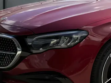 Mercedes-Benz E 200 4M AMG Night Navi Distr Ambient Pano