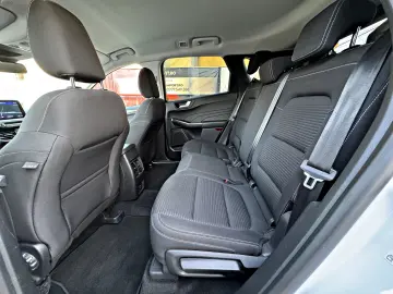 FORD Kuga Plug In Hybrid Titanium