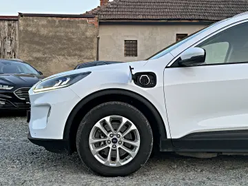 FORD Kuga Plug In Hybrid Titanium