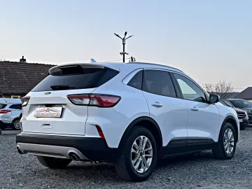 FORD Kuga Plug In Hybrid Titanium