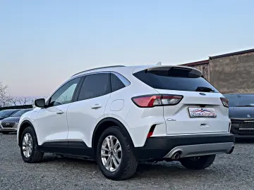 FORD Kuga Plug In Hybrid Titanium