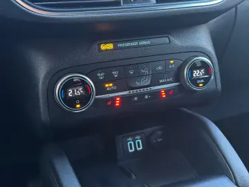 FORD Kuga Plug In Hybrid Titanium