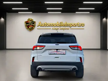 FORD Kuga Plug In Hybrid Titanium