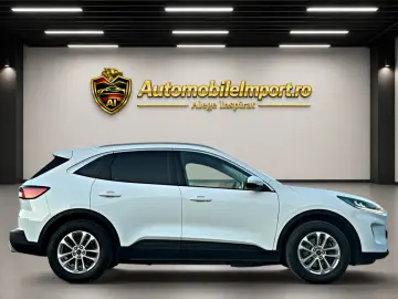 FORD Kuga Plug In Hybrid Titanium