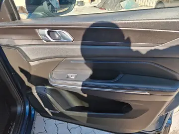 LYNC AND CO 01 1.5 TD PHEV 192 kW  Pano-Schiebe Kamera 360