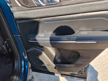 LYNC AND CO 01 1.5 TD PHEV 192 kW  Pano-Schiebe Kamera 360