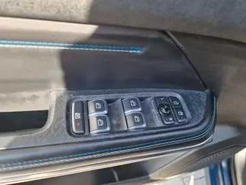 LYNC AND CO 01 1.5 TD PHEV 192 kW  Pano-Schiebe Kamera 360