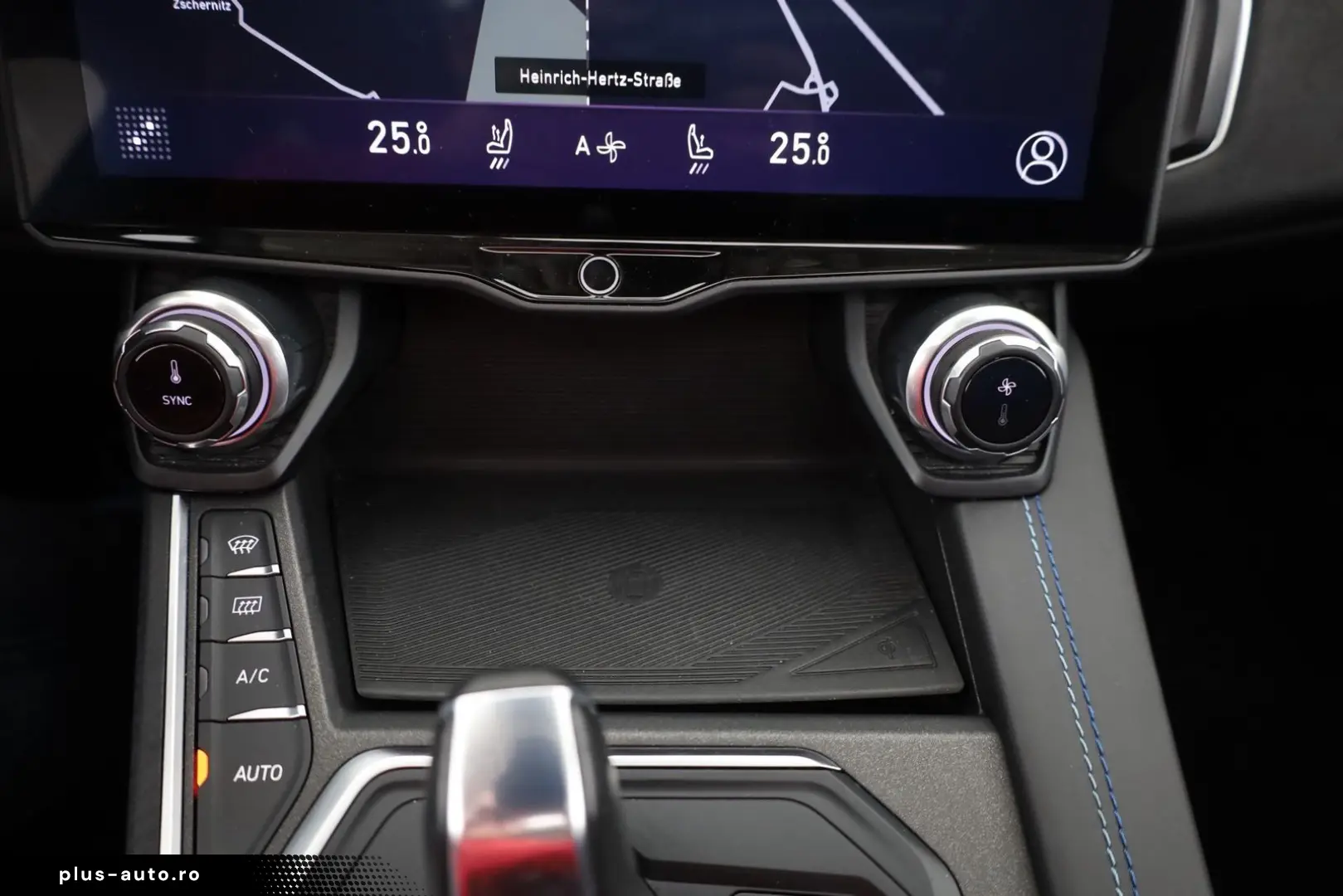 LYNC AND CO 01 1.5 TD PHEV Aut. LED ACC 360  Pano