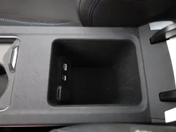 LYNC AND CO 01 1.5 TD PHEV Aut. LED ACC 360  Pano