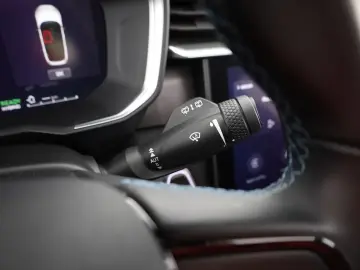 LYNC AND CO 01 1.5 TD PHEV Aut. LED ACC 360  Pano