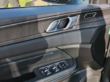 LYNC AND CO 01 PHEV 360 LED Panorama ACC BLIS