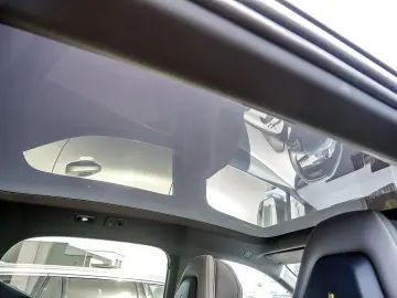 LYNC AND CO 02 200 kW More KAMERA NAVI W-LAN ACC LED PANO