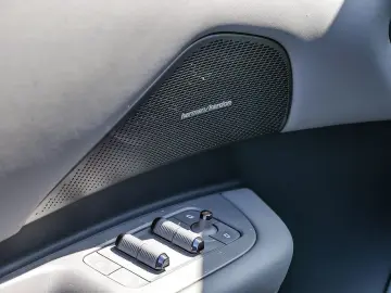 LYNC AND CO 02 200 kW More KAMERA NAVI W-LAN ACC LED PANO