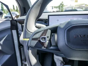 LYNC AND CO 02 200 kW More KAMERA NAVI W-LAN ACC LED PANO