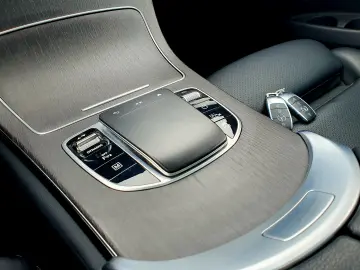 Mercedes-Benz GLC 300 e 4MATIC