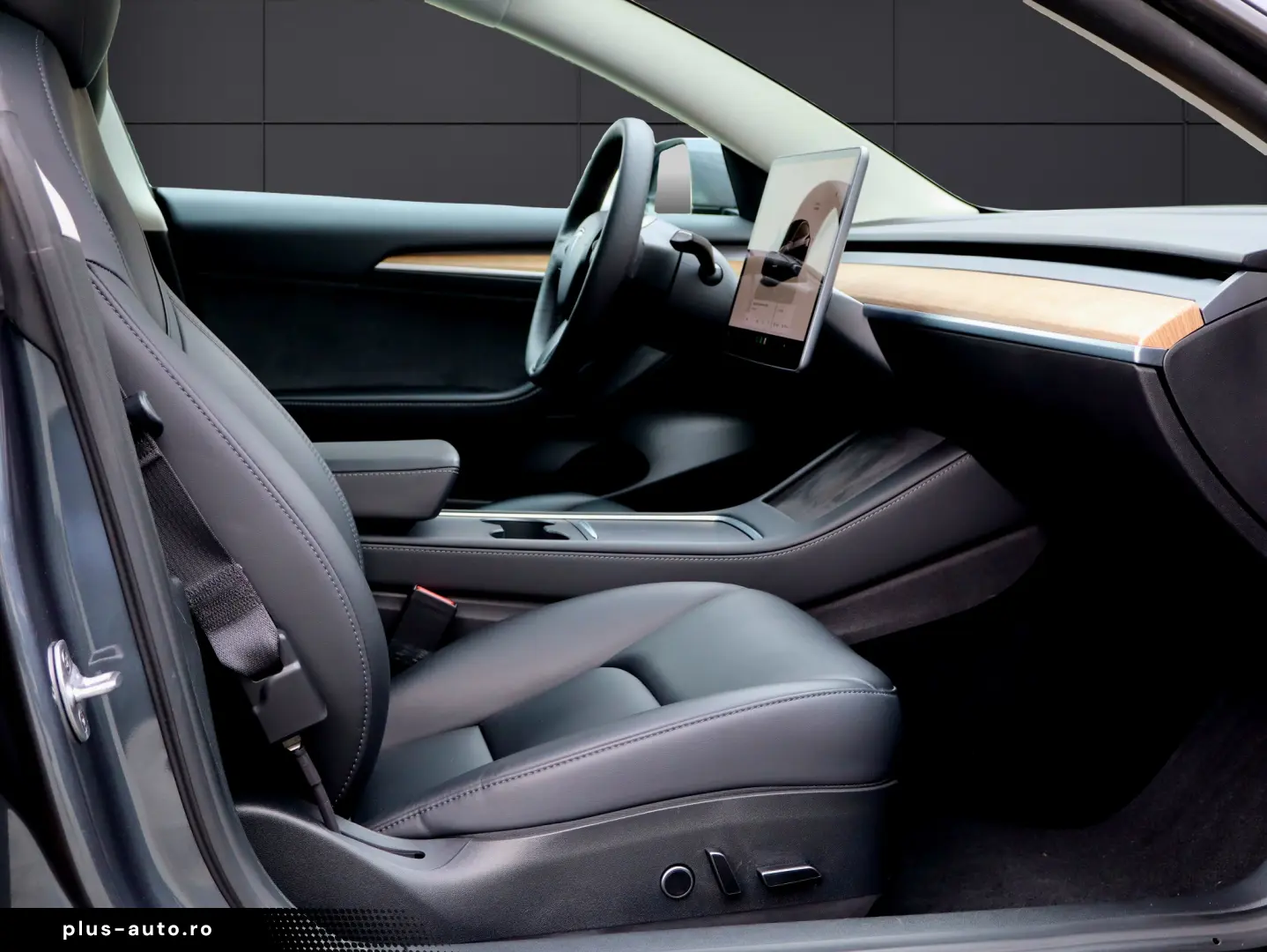 Tesla Model 3 AWD Long Range