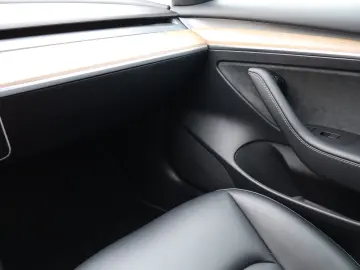 Tesla Model 3 AWD Long Range