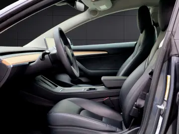 Tesla Model 3 AWD Long Range