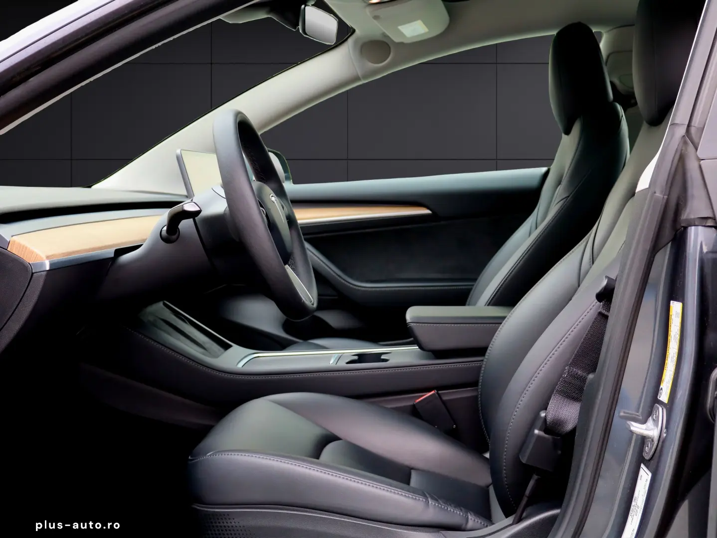 Tesla Model 3 AWD Long Range