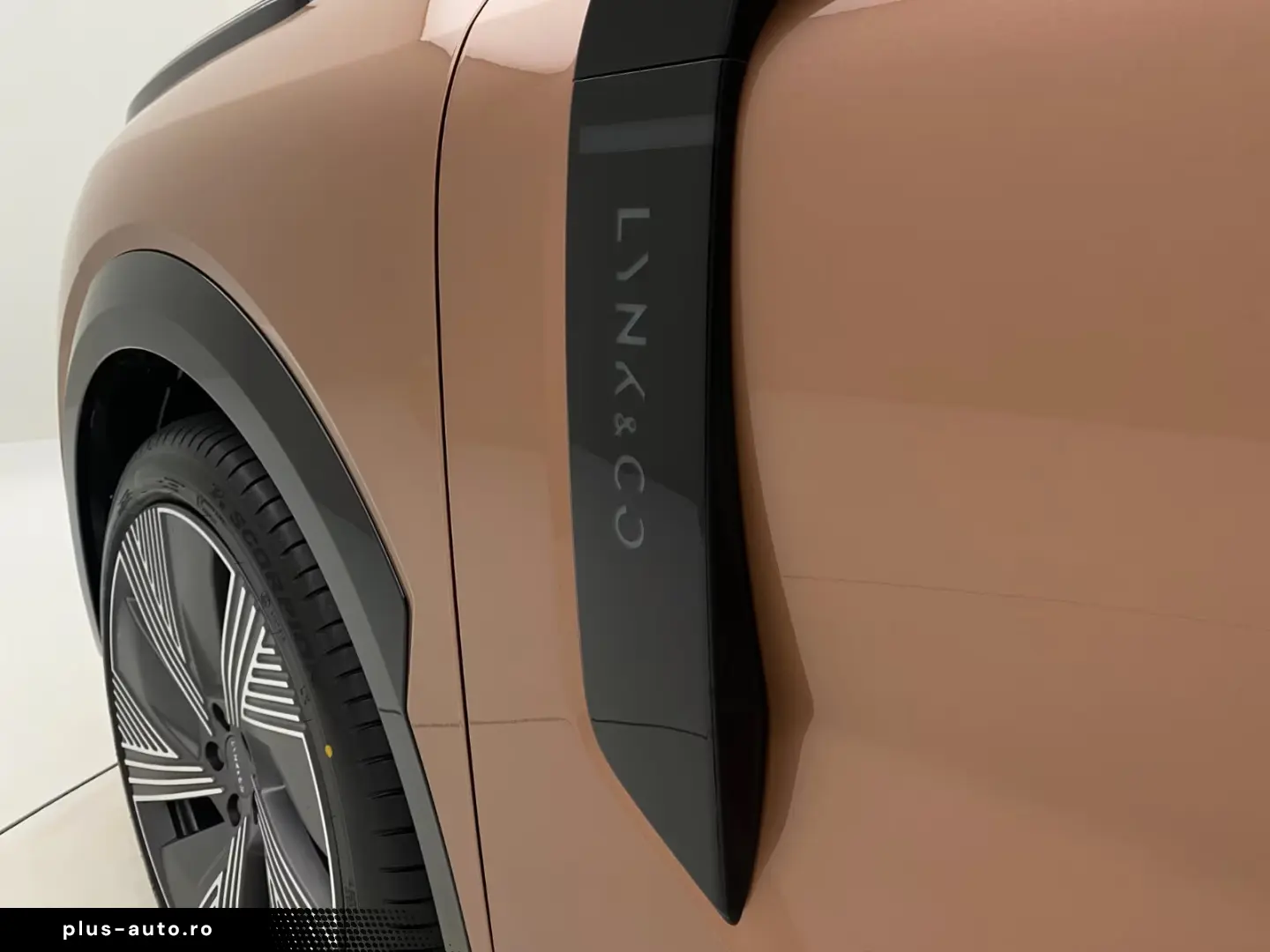 Lynk&Co 08 1.5 T PHEV 200KM Electric   More   HK   Massage