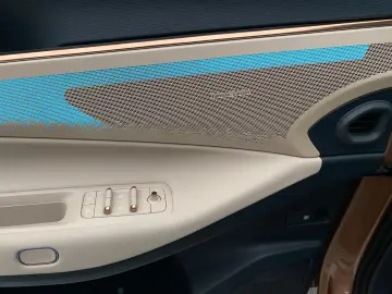 Lynk&Co 08 1.5 T PHEV 200KM Electric   More   HK   Massage