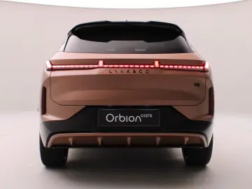 Lynk&Co 08 1.5 T PHEV 200KM Electric   More   HK   Massage