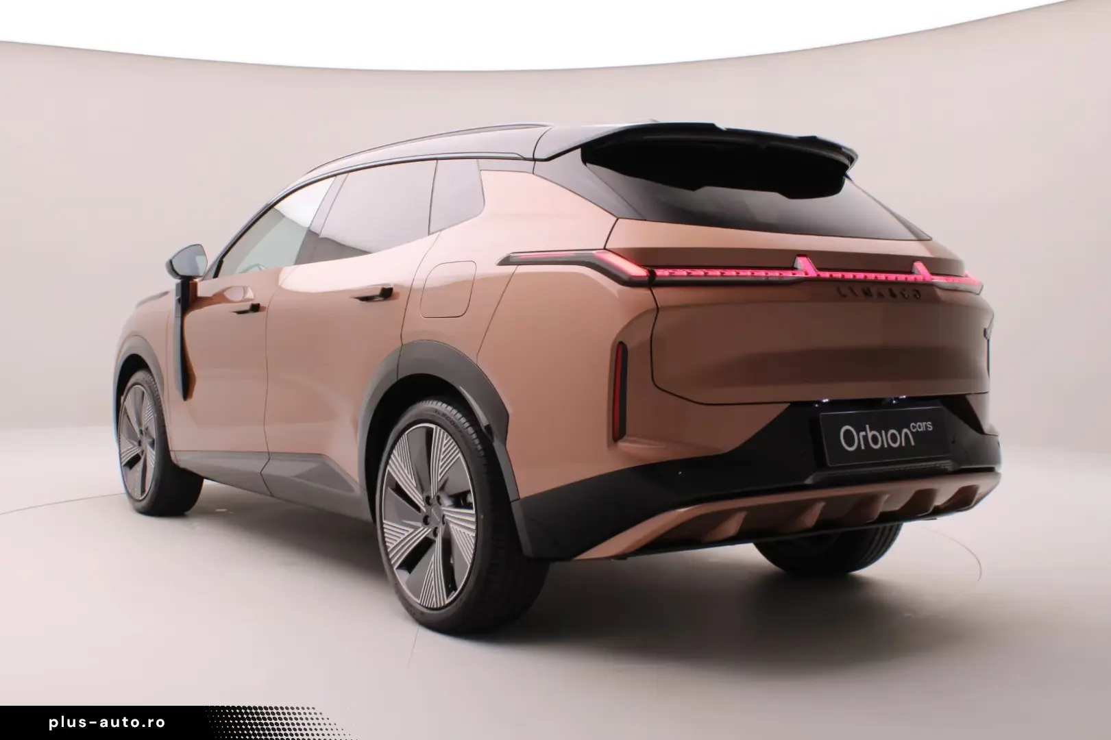 Lynk&Co 08 1.5 T PHEV 200KM Electric   More   HK   Massage