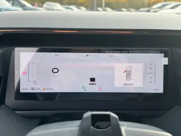 Lynk&Co 08 More Long-Range-Hybrid