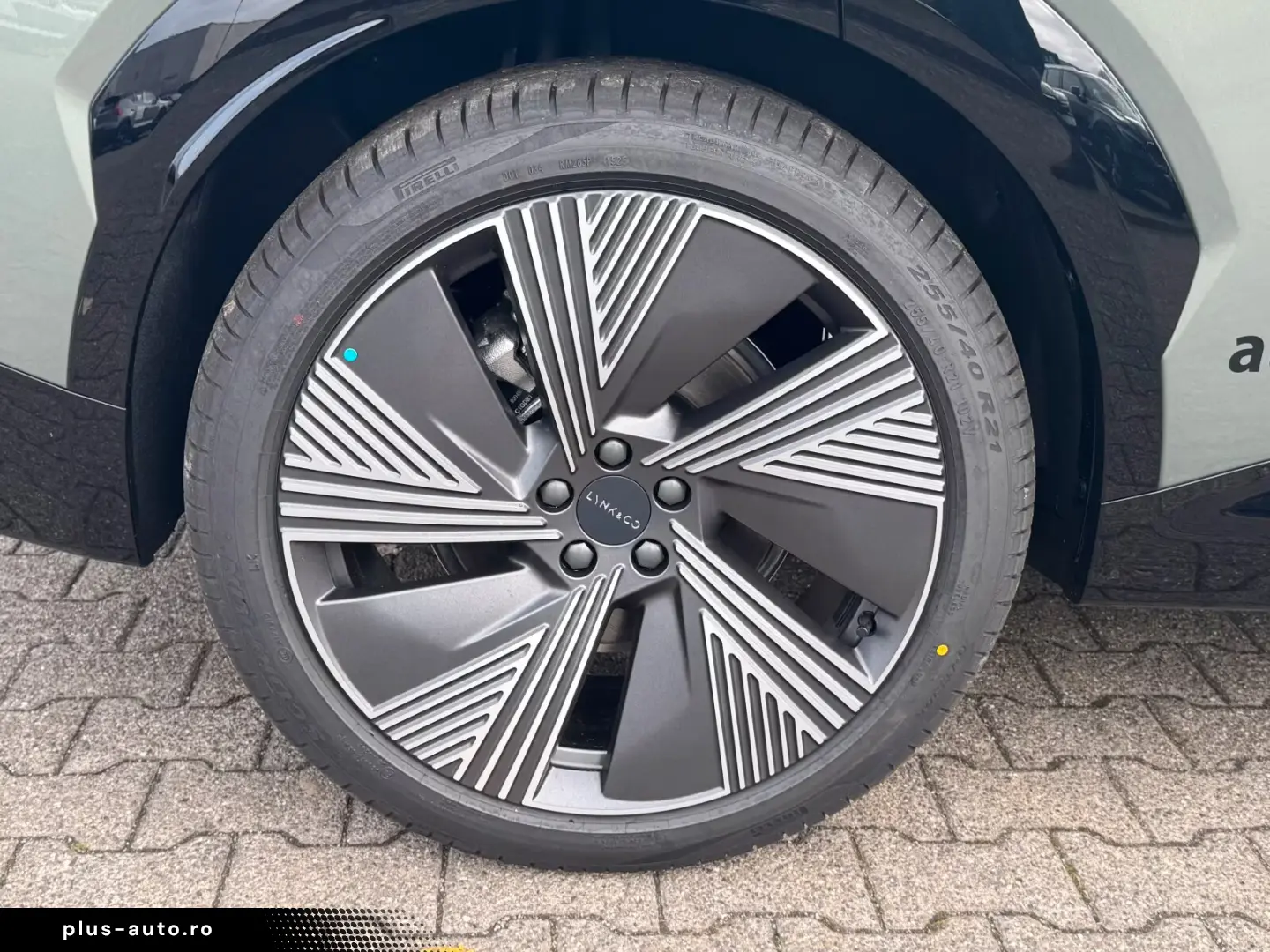 Lynk&Co 08 More Long-Range-Hybrid