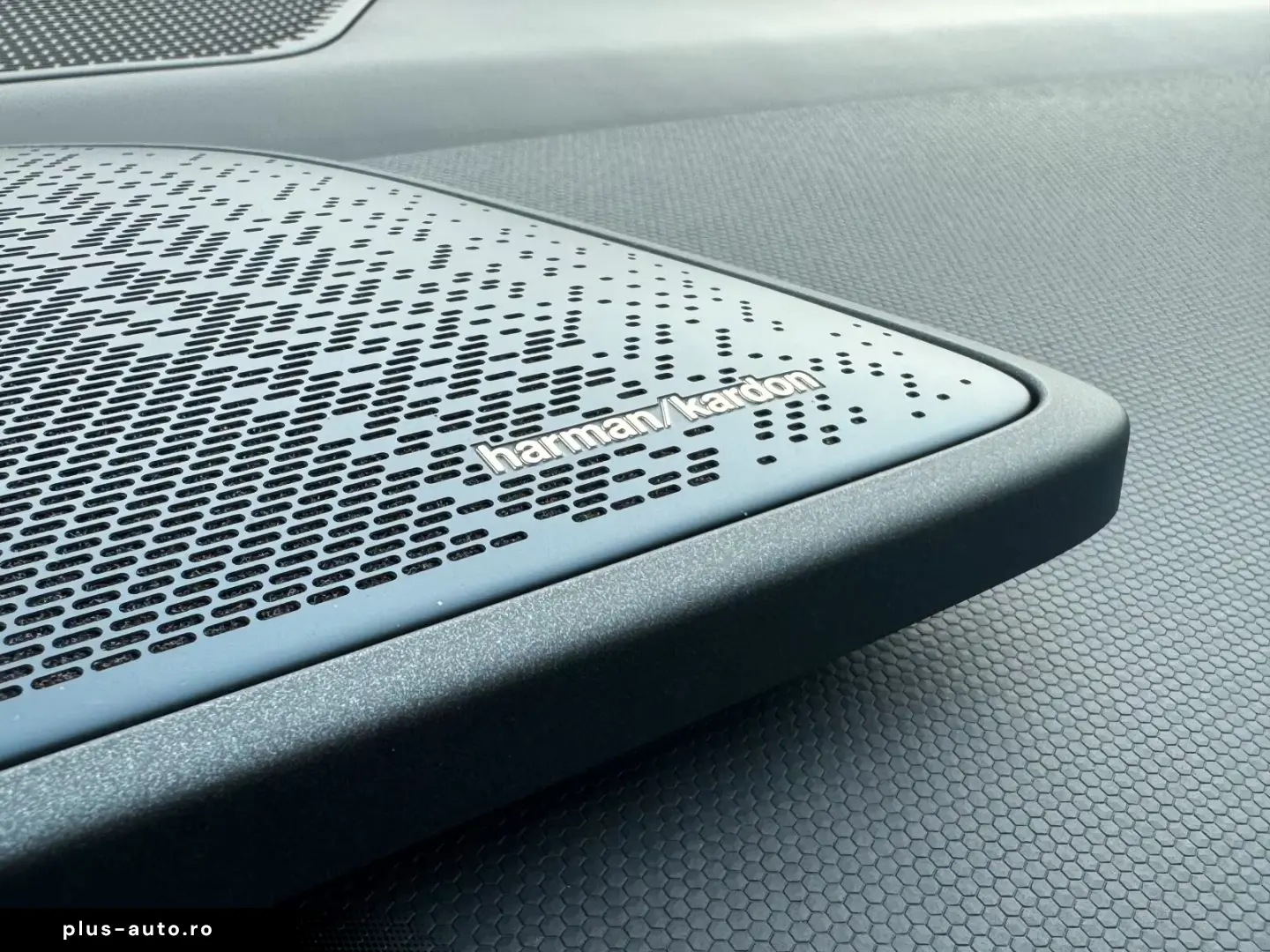 Lynk&Co 08 More Long-Range-Hybrid