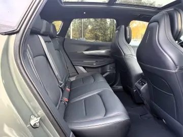 Lynk&Co 08 More Long-Range-Hybrid