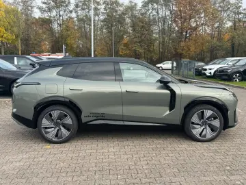 Lynk&Co 08 More Long-Range-Hybrid