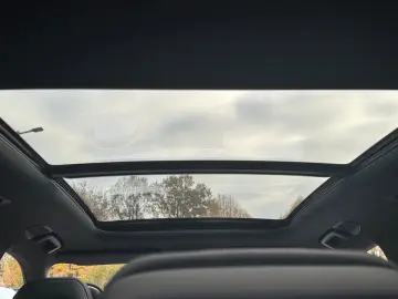 Lynk&Co 08 More Long-Range-Hybrid