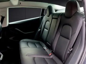 Tesla Model 3 AWD Long Range