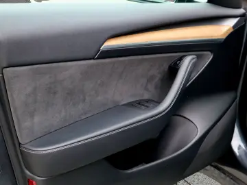 Tesla Model 3 AWD Long Range