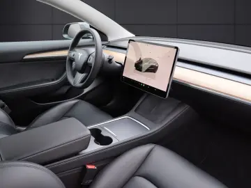 Tesla Model 3 AWD Long Range