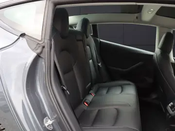 Tesla Model 3 AWD Long Range