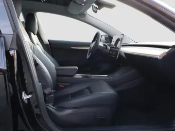 Tesla Model 3 AWD Long Range