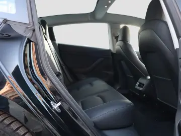 Tesla Model 3 AWD Long Range