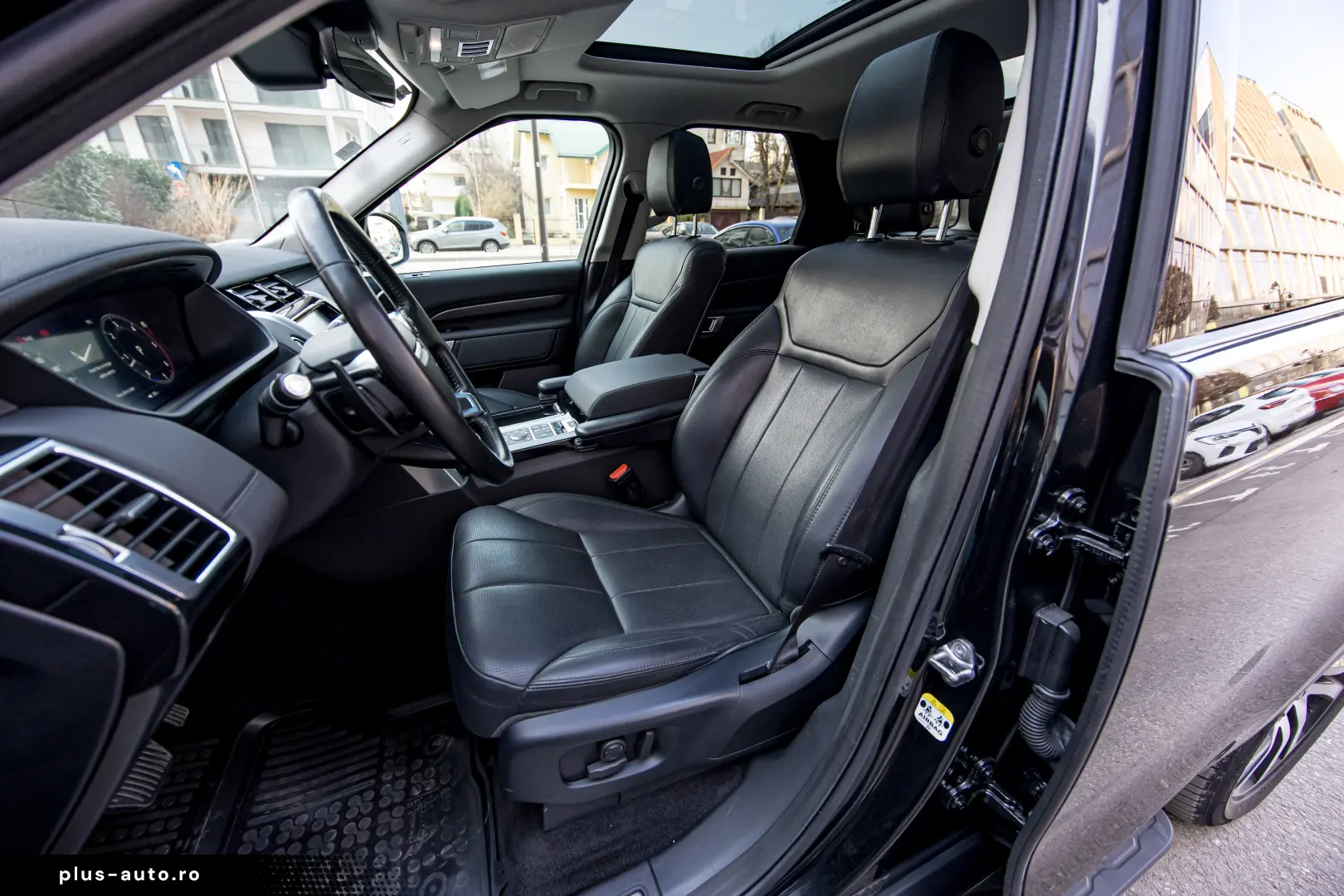 Land Rover Discovery 3.0L SD6 HSE 7 Locuri