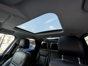 Land Rover Discovery 3.0L SD6 HSE 7 Locuri