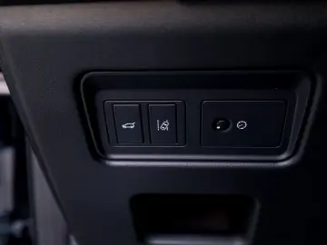 Land Rover Discovery 3.0L SD6 HSE 7 Locuri